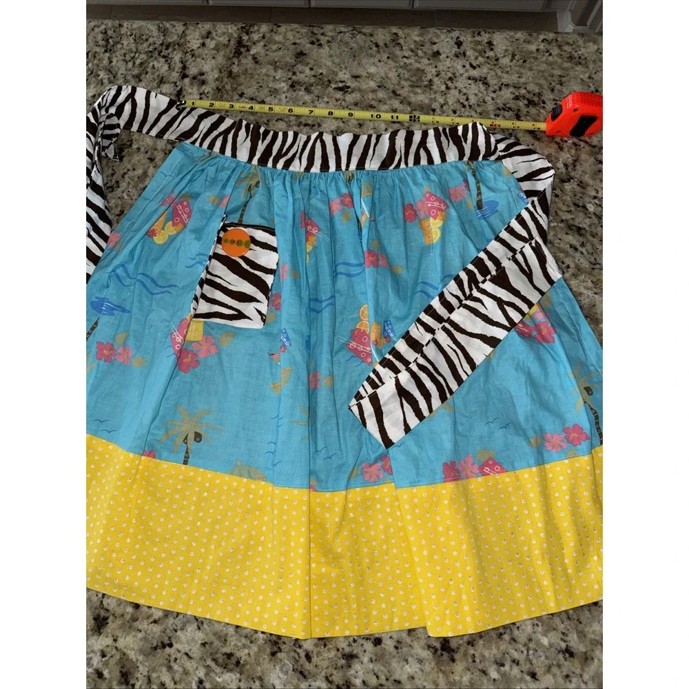 Handmade Waist Apron Beautiful Animal Print The Yellow Part Has Glitter. 5452‎
